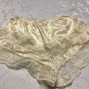 WOMENS tap dance panties Lacey ivory color SZ small wedding